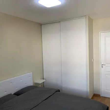 F2 Renove Lumineux Dans Avec Balcon Et Parking Talange