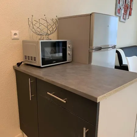 F2 Renove Lumineux Dans Avec Balcon Et Parking Apartment *