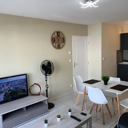 F2 Renove Lumineux Dans Avec Balcon Et Parking * Talange