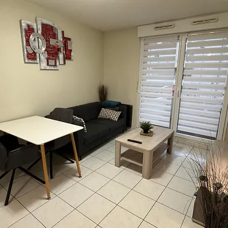 F2 Renove Lumineux Dans Avec Balcon Et Parking Apartment *