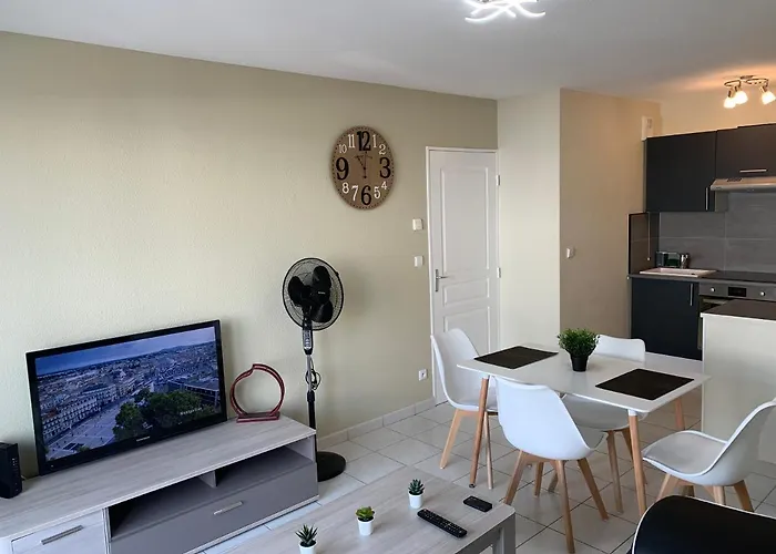 F2 Renove Lumineux Dans Avec Balcon Et Parking * Talange